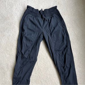 Lulu Lemon workout joggers women’s size 4